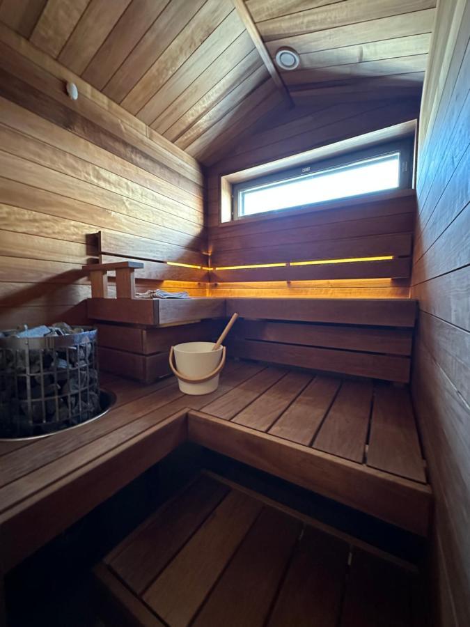 Holysuites 2 - Ski-In And Out Apartment In The Middle Of Ski Slopes In Pyhae Pyhätunturi Exteriör bild